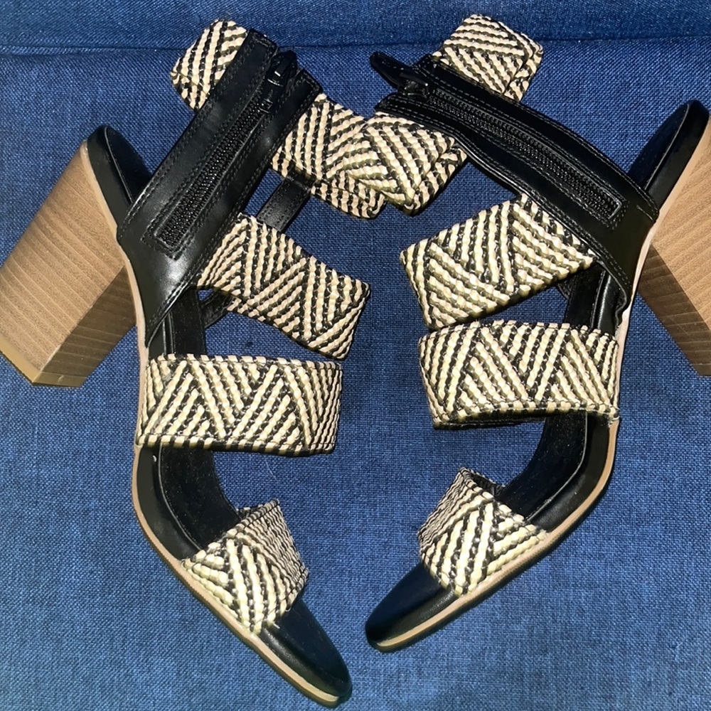 Sandals😍 - Picture 2 of 4